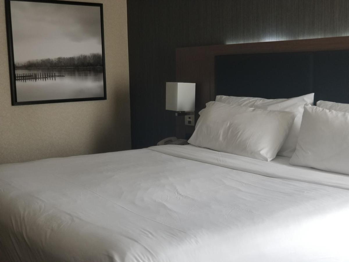 Holiday Inn Express Edmonton Downtown An Ihg Hotel Canada