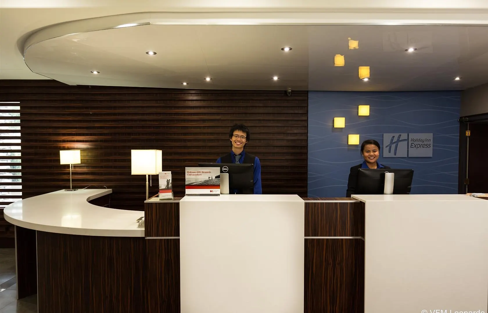 Holiday Inn Express Edmonton Downtown By Ihg Канада