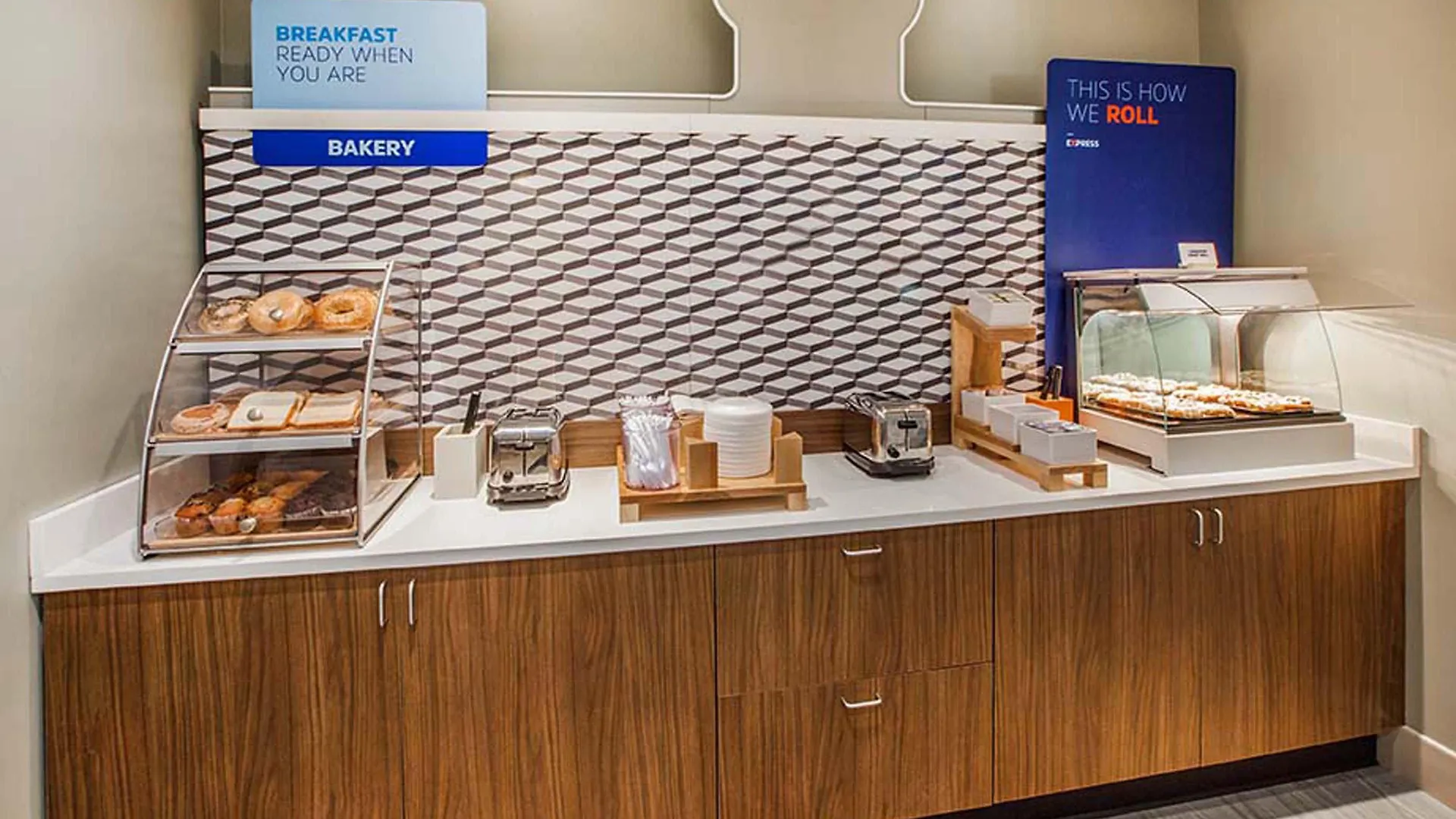 Holiday Inn Express Edmonton Downtown By Ihg