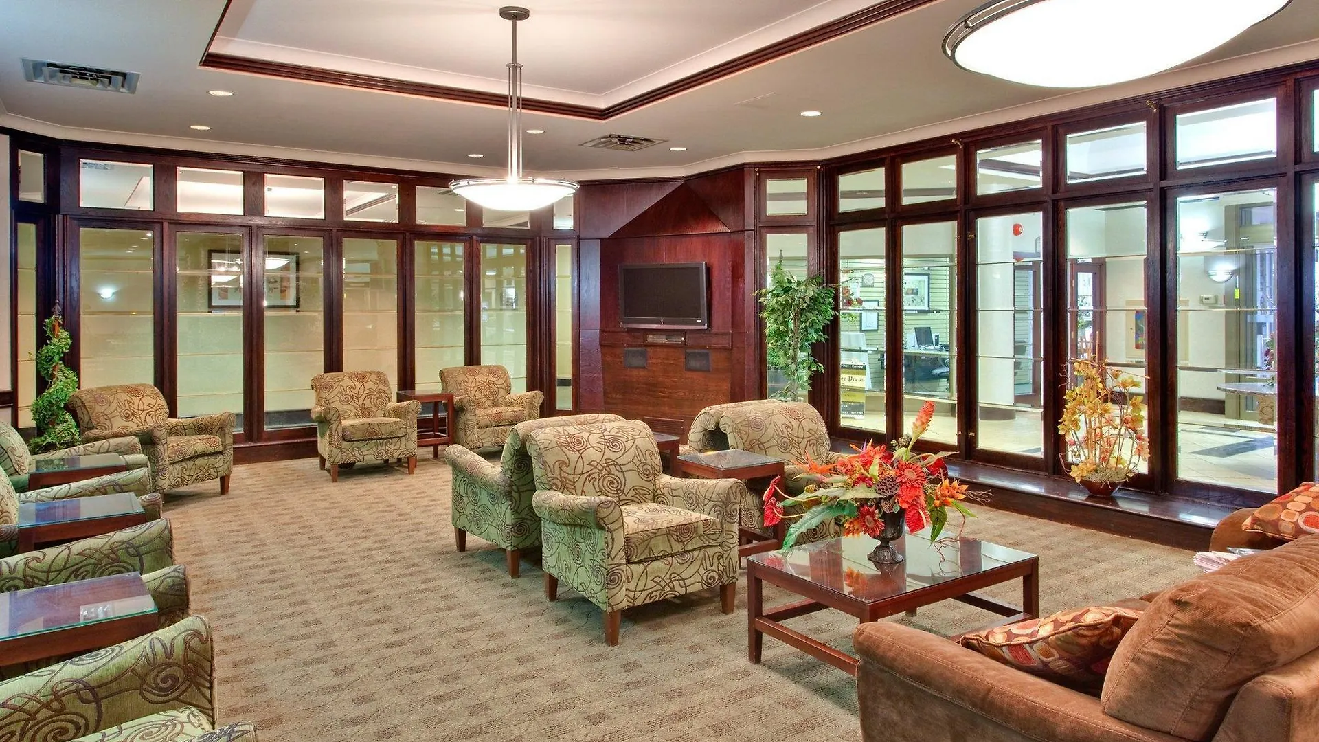 Holiday Inn Express Edmonton Downtown By Ihg Отель
