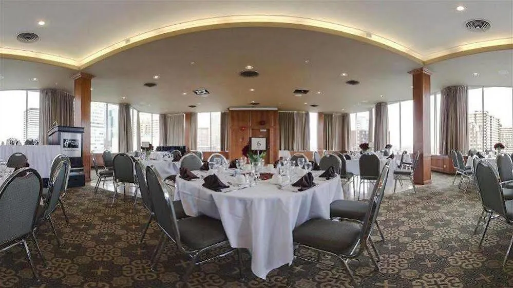 Отель Holiday Inn Express Edmonton Downtown By Ihg